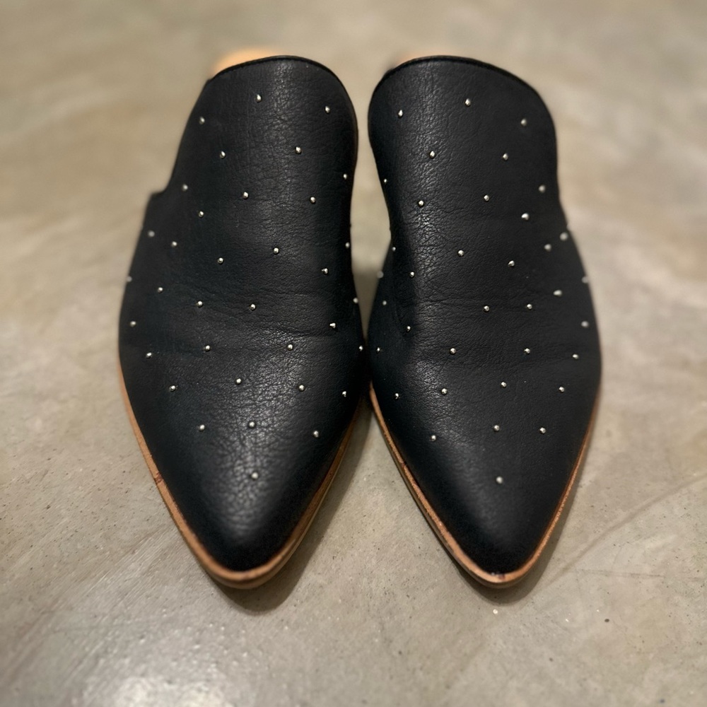 Mi.iM Black Slides - Size 8.5